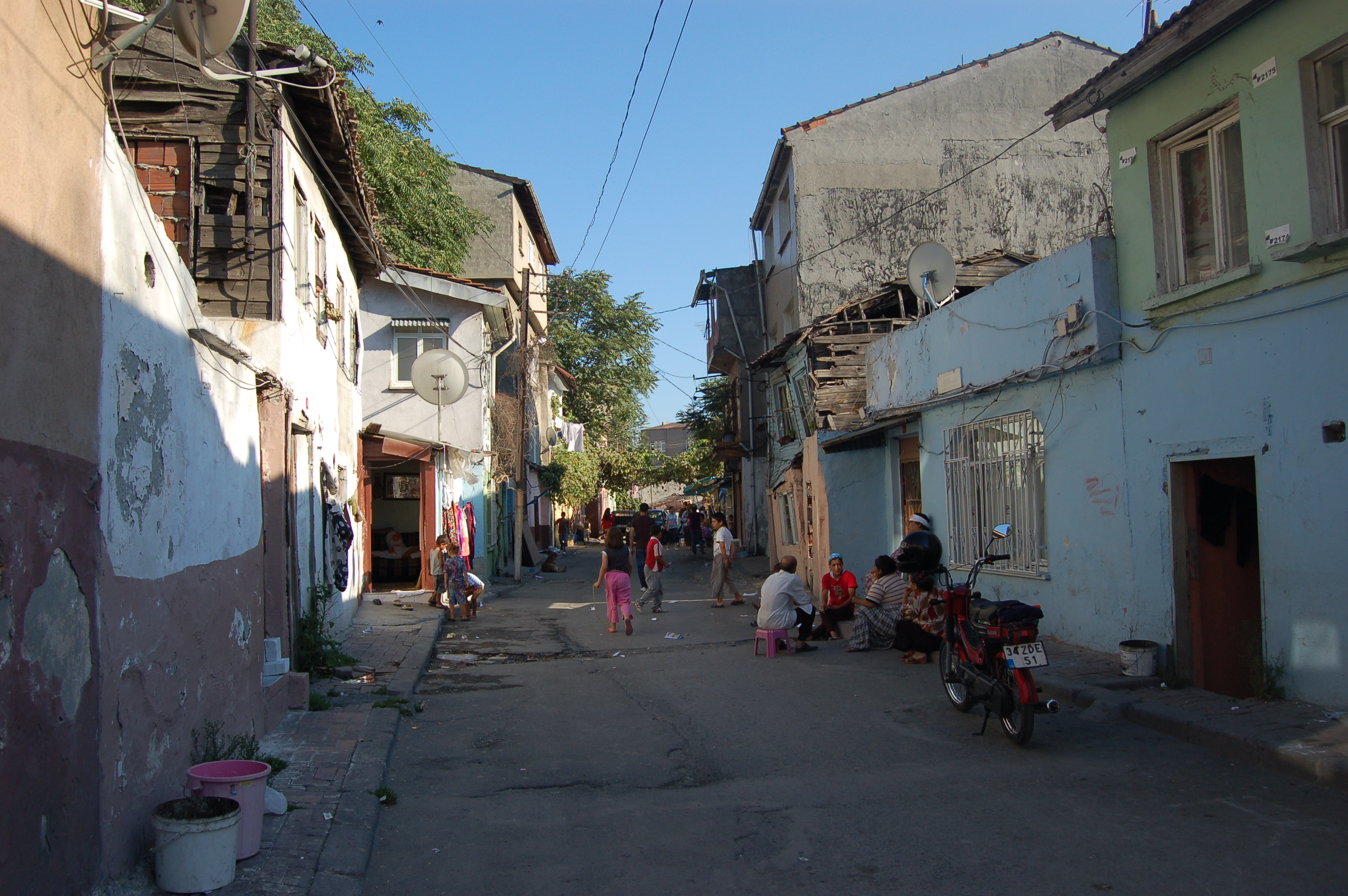 Istanbul Court Annuls Almost-Finished Roma Project