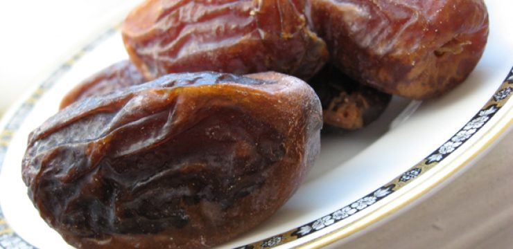 ramadan-iftar-dried-date.jpg