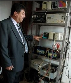 gaza teacher israel solar power technology photo