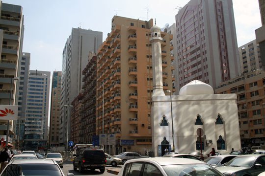 street-downtown-abu-dhabi