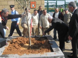 Shimon Peres Inaugurates Israel’s first “Green City,” Kfar Saba
