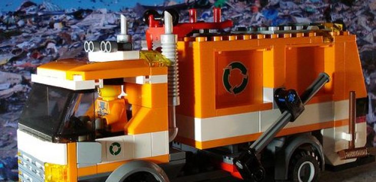 recycling-truck-lego.jpg