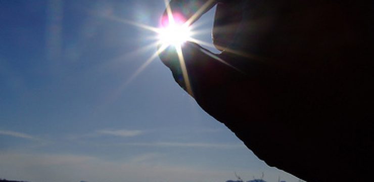 sun-blessing-judaism-finger-hold-photo.jpg