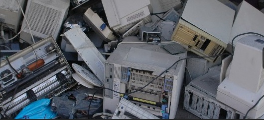 computer-heap-old-green