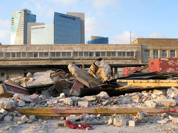 old-tel-aviv-bus-station-demolished