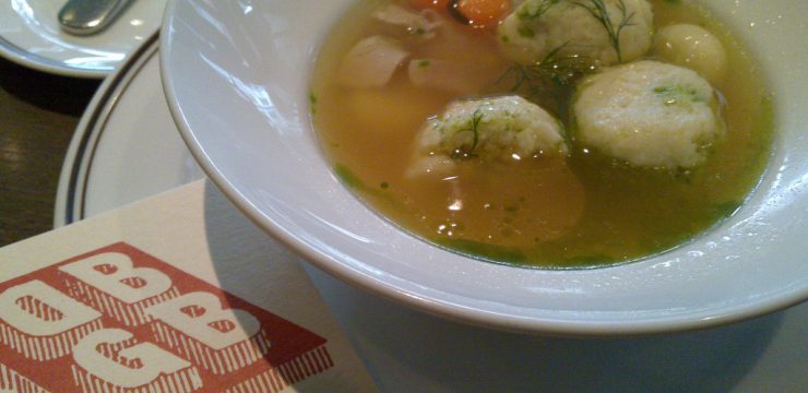 matzah-ball-soup-passover-israel-photo.jpg