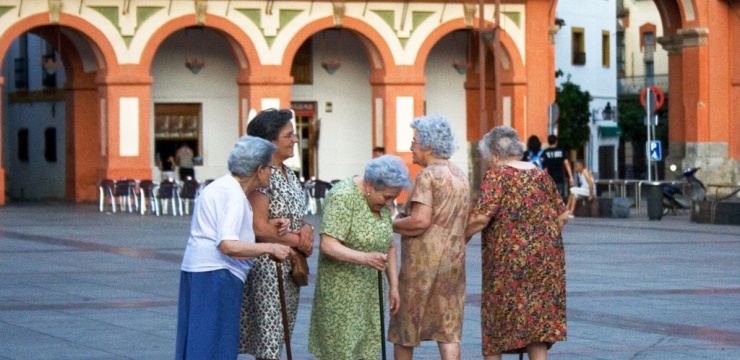 senior-women-old-women-spain.jpg