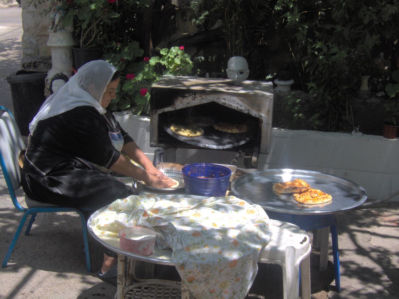 druze woman bread carmel