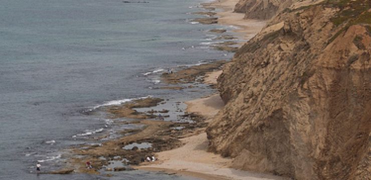 israel-cliffs-along-shoreline1.jpg