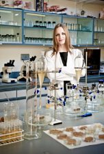 UAE Prof. Ginger Dosier Grows Sand Bricks, Naturally