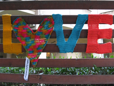 Savta Connection Takes Urban Knitting to Tel Aviv's Streets