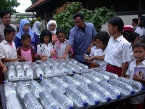 The SODIS Makes Light – And Water – Of Plastic Bottles