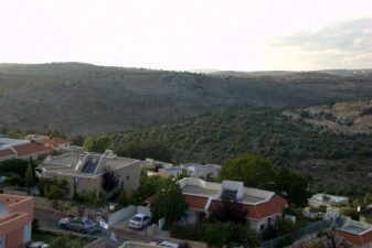 Kfar Vradim in the Galilee Cuts Back on Garbage