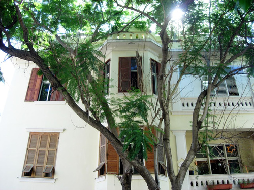 England Authorities Look to Mediterranean White Buildings To Help Keep Cool