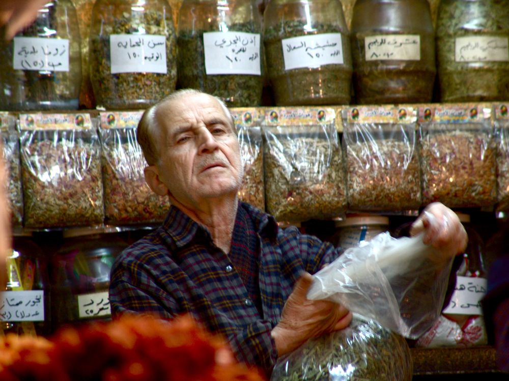 plastic bags syria damascus market spice phot0
