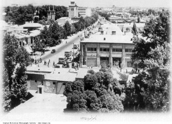 Tehran_Naserkhosro_Street_1946