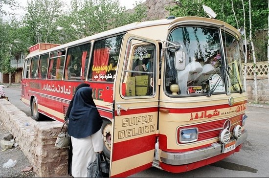 esfahan bus iran