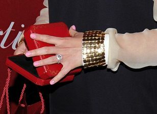 Israeli-born Star of Black Swan, Natalie Portman, Sports Green Engagement Ring