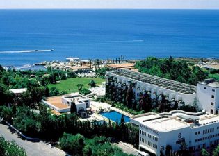 Could all-inclusive holidays harm Middle Eastern small business?