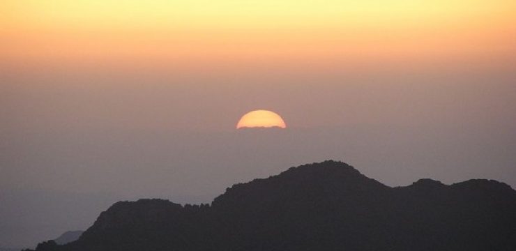 Sunrise-from-Mt.-Sinai-2006.jpg