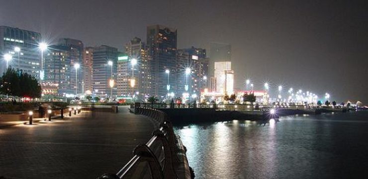 Abu-Dhabi-Corniche-by-night1.jpg