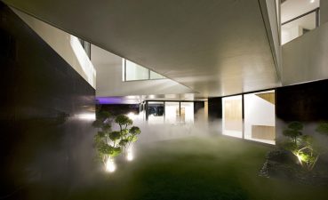 Cool Kuwaiti Home Foils Peeping Toms