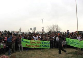 Police Beat, Tie-Up, and Fire On Citizens Protesting Dying Ramsar Protected Lake in Iran