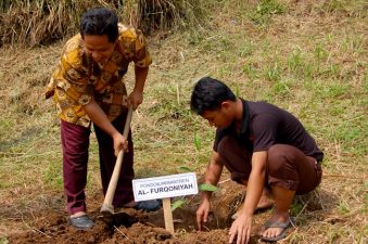 Trees4Life Tell British Muslims To Plant Trees In Palestine And Reduce Waste