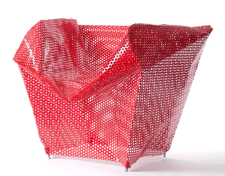 Mannequin-made Chair Puts Human Form in Motion