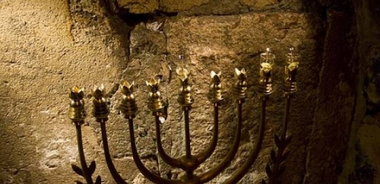 menorah@kotel-JMR_Photography-via-Flickr.jpg