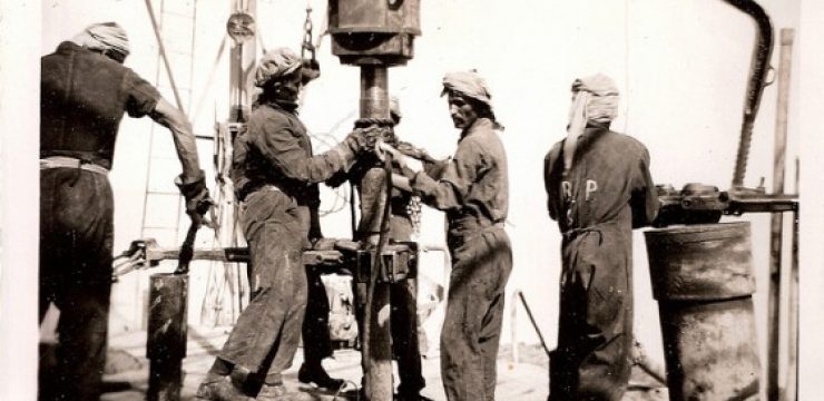 oil-drilling-1950-kuwait-saudi.jpg