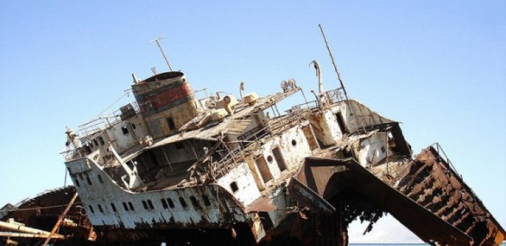 shipwreck-and-red-sea.jpg