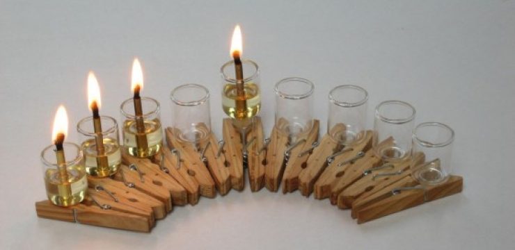 clothespin-candlestick-menorah.jpg