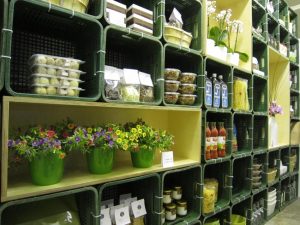 Modular Flower Store Keeps Shoppers on Their Toes