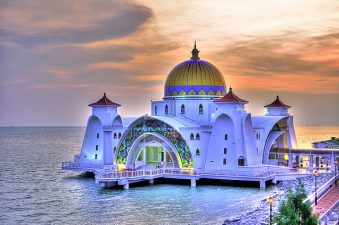The World’s Most Beautiful Mosque in Malaysia is Vulnerable to Rising Seas