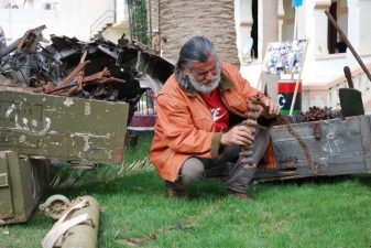 Libyan Artist Turns Weapons of War Into Amazing Sculptures
