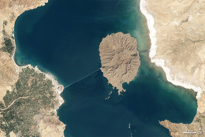 NASA, satellite images, Lake Urmia, Orumiyeh, climate change, shrinking lake, ecosystem collapse, Iran, environmental activism