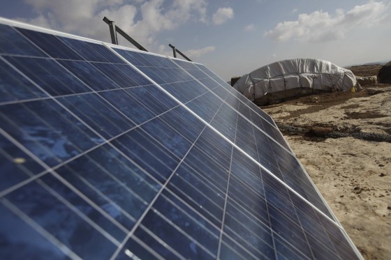 comet-me-solar-palestine-israel-hebron