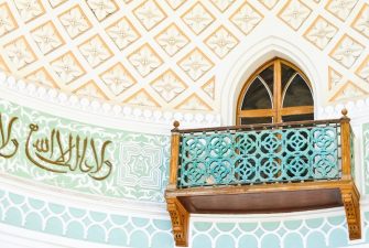 Building a Green Deck for Hanging Gardens and Middle East Sensibilities