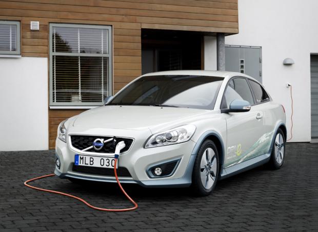 Volvo’s C30 Electric Car Combines Green Technology With Safety