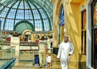 Dubai Radio Mauls Gulf’s Un-green Malls