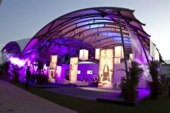 Qatar’s Temporary Rio +20 Pavilion is Shaped Like a Soaring Falcon