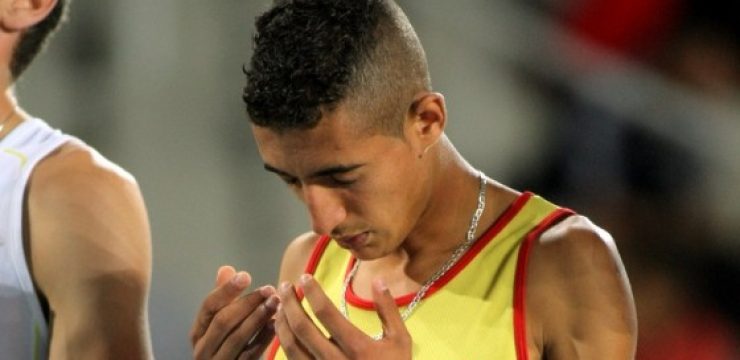muslim-athlete-praying-560x3471.jpg