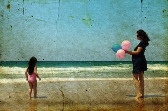 Pink Balloon Protest: Lebanese Reclaim Beirut Beach