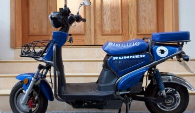 Is This Runner Electric Scooter A Poor Man’s Better Place?