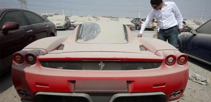 abandonned-ferrari-abu-dhabi-airport.jpeg