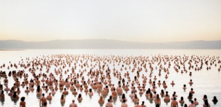 naked-dead-sea-israel-spencer-tunick.jpeg