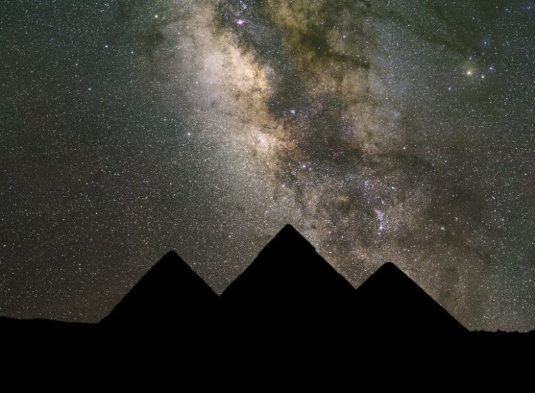 A Planetary Conjunction With Giza’s Pyramids