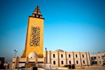 Tunisia’s Tallest Minaret Sprayed With el Seed Calligraffiti