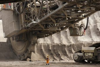 Jordan Plunges Itself into a Giant Pit of Oil Shale Hell